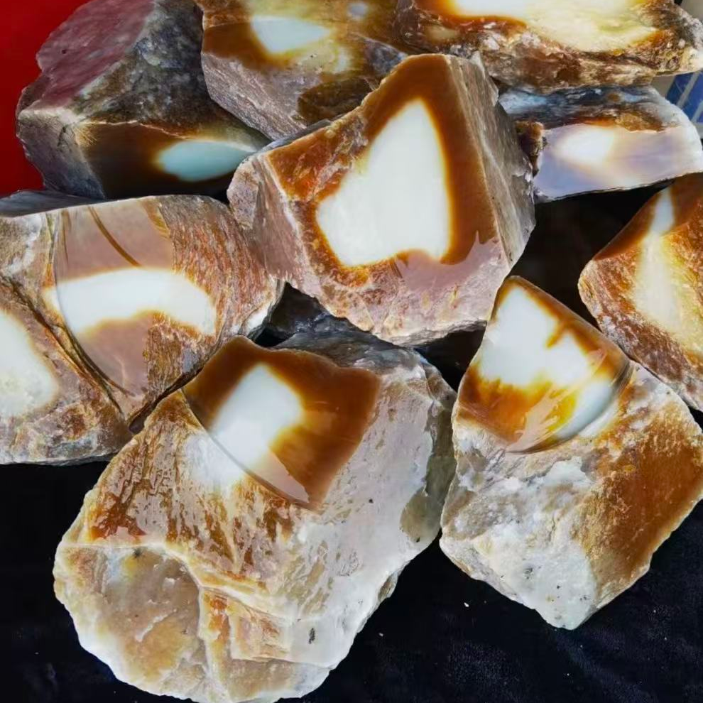 新疆山料糖白盆景石毛料山料