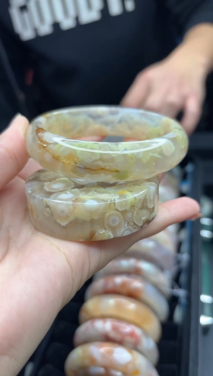 【闪购商品】石英质玉手镯未镶嵌2226（62圈赠送镯心）