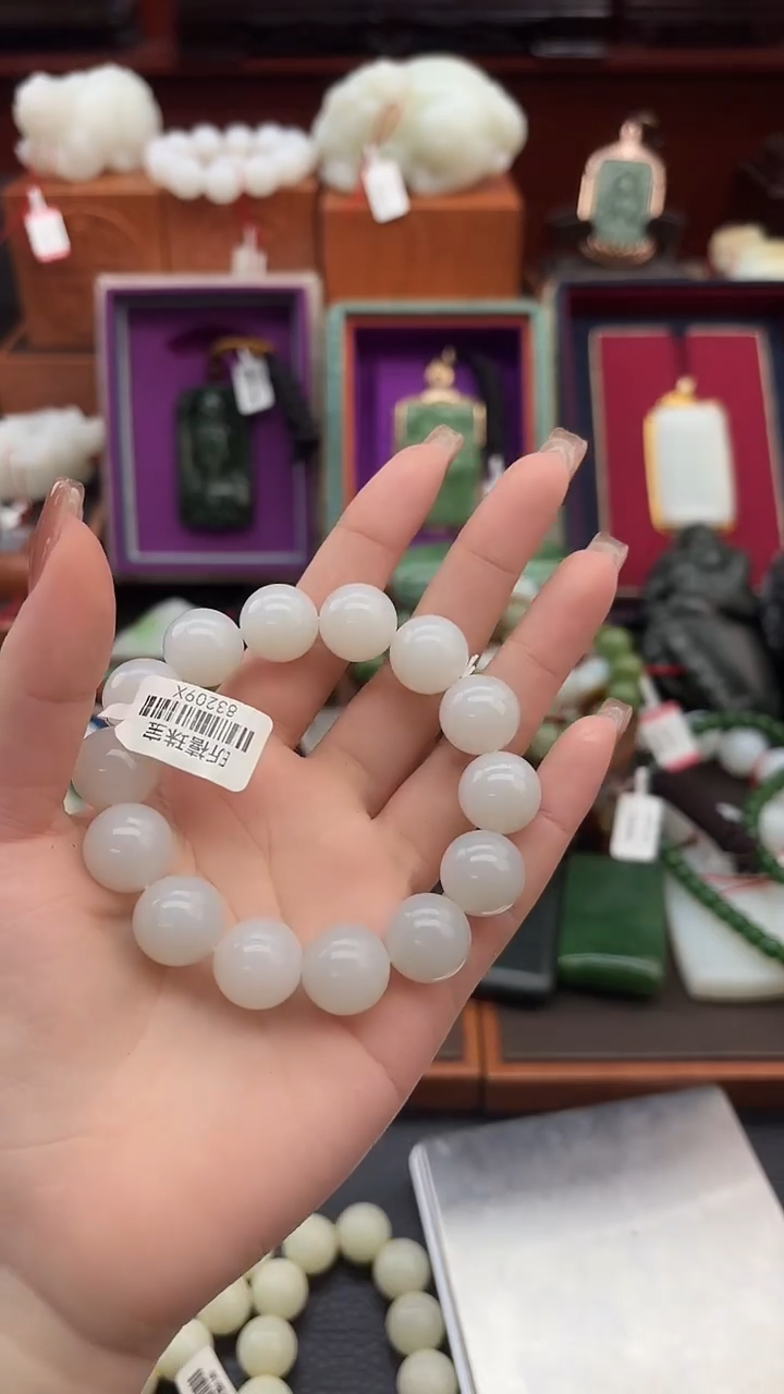 未镶嵌手串和田玉董小姐推荐 多样性发货 拍一发一hs15