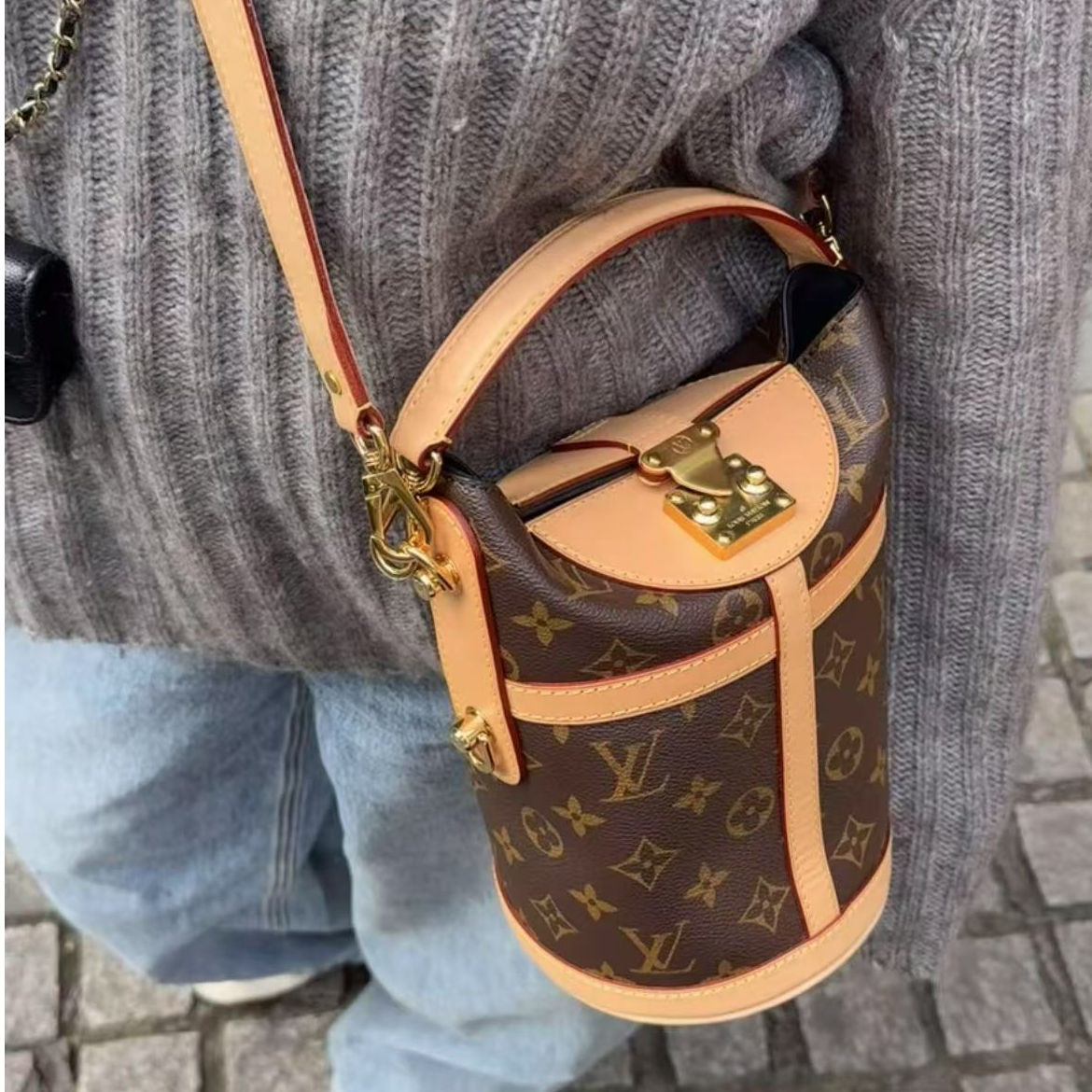 95新 LV LV 老花薯条大号斜挎包bwz11538