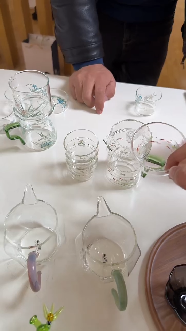 手绘鱼戏小茶师旅行套     