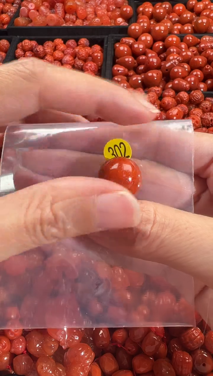 颈饰未镶嵌南红玛瑙1