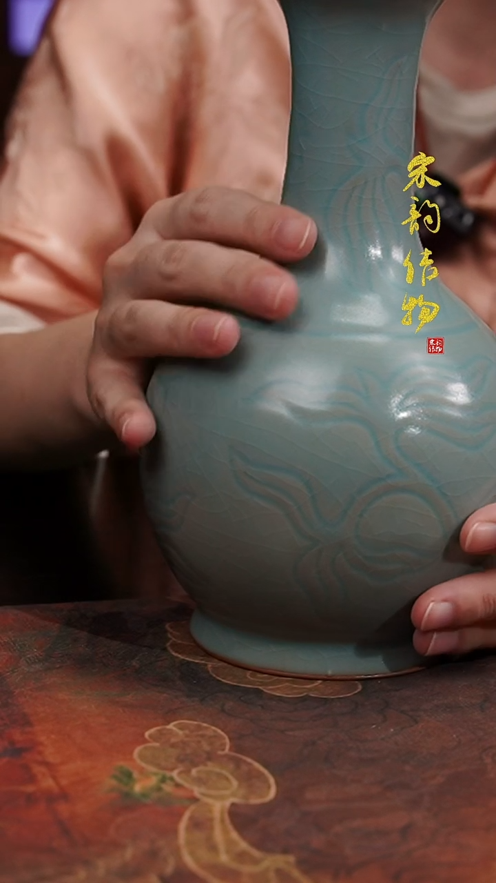 摆件微瑕清凉寺原矿釉刻花鹅颈瓶