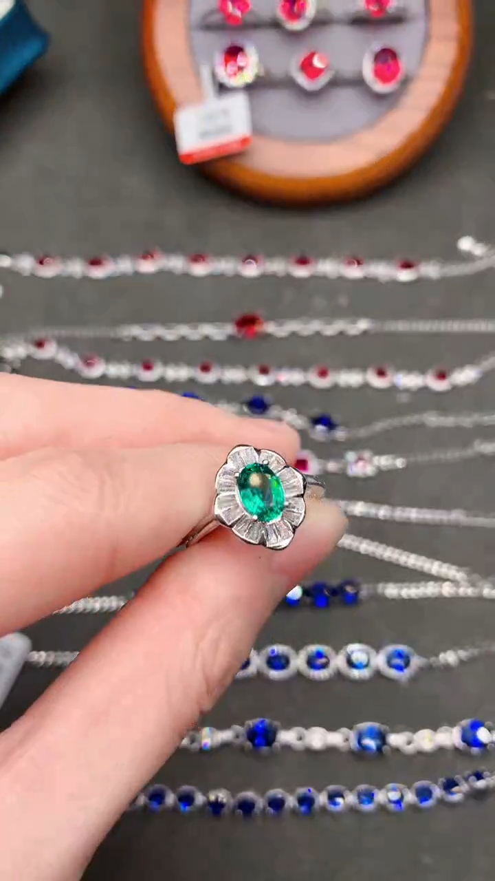 【闪购商品】祖母绿戒指银S925镶嵌......