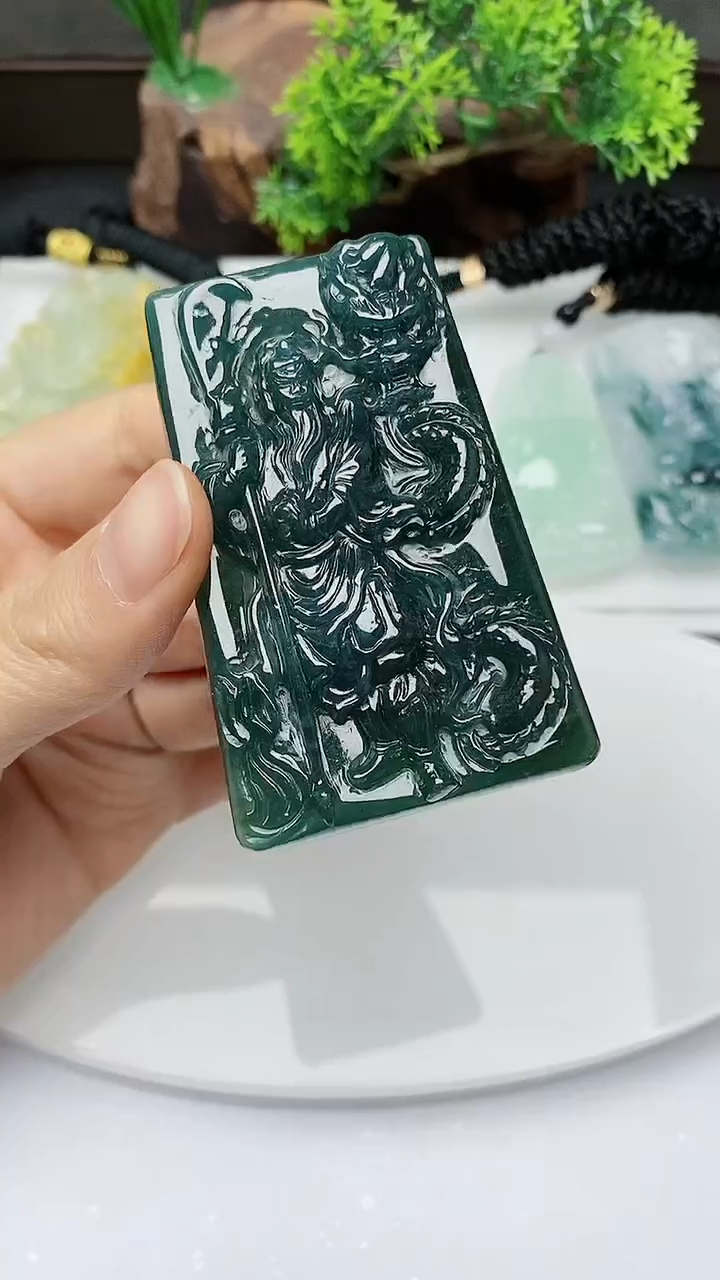 【闪购商品】翡翠颈饰未镶嵌        