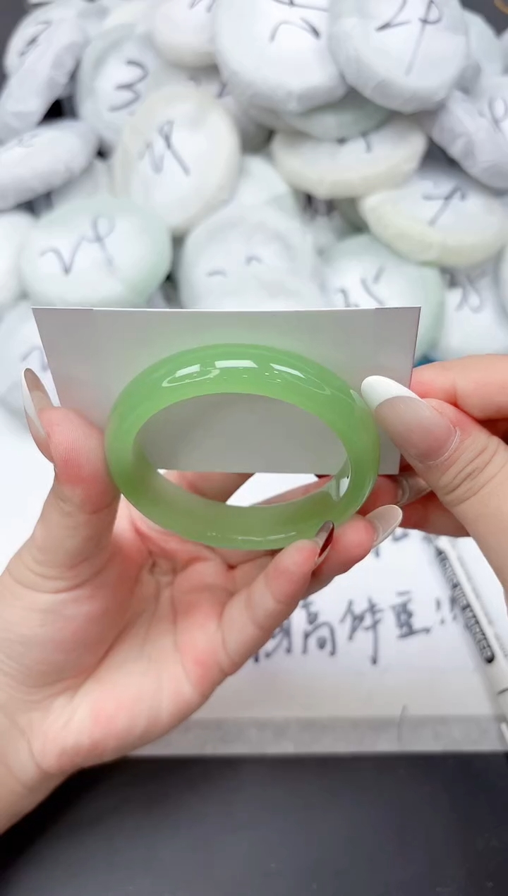 未镶嵌手镯石英质玉19-54.5