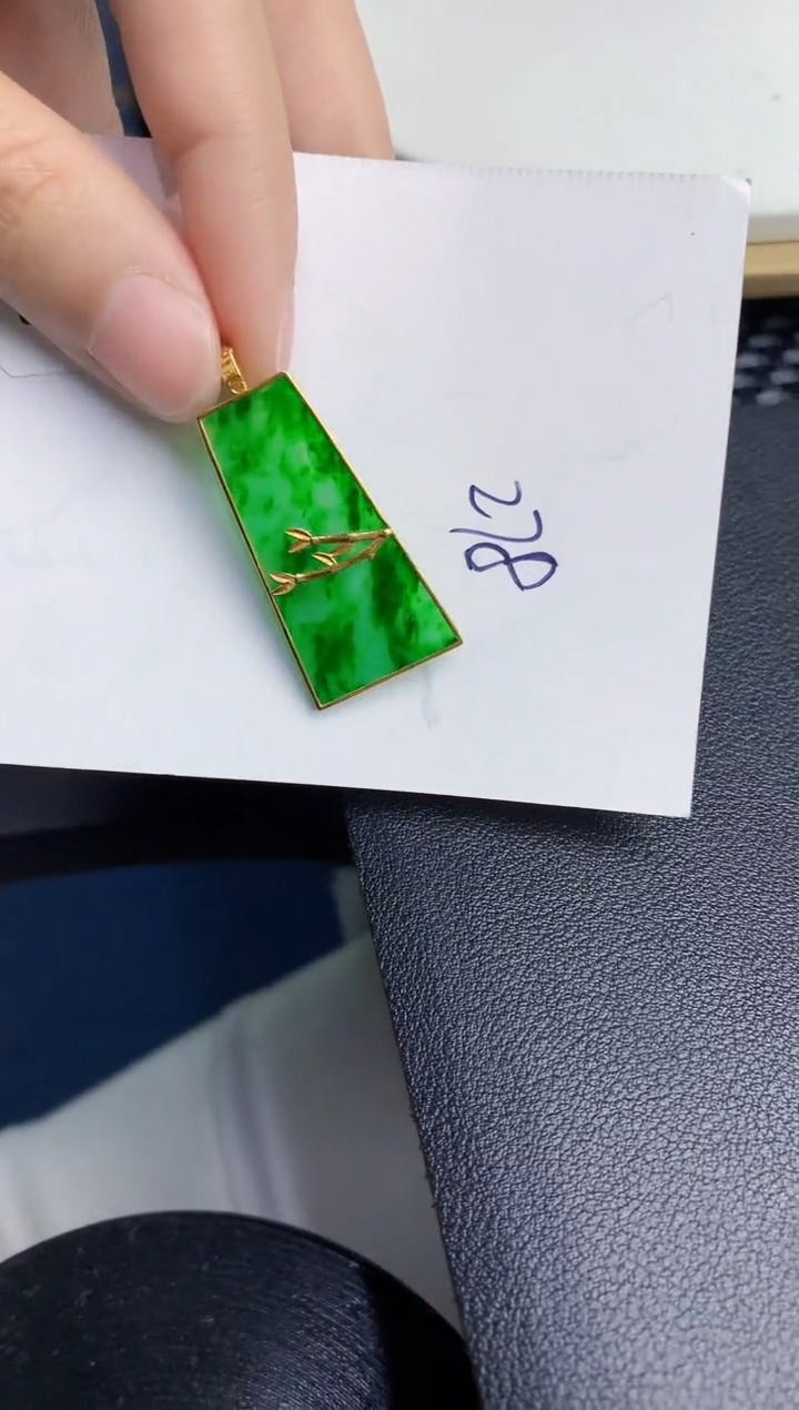 【闪购商品】翡翠颈饰18K金镶嵌000000000