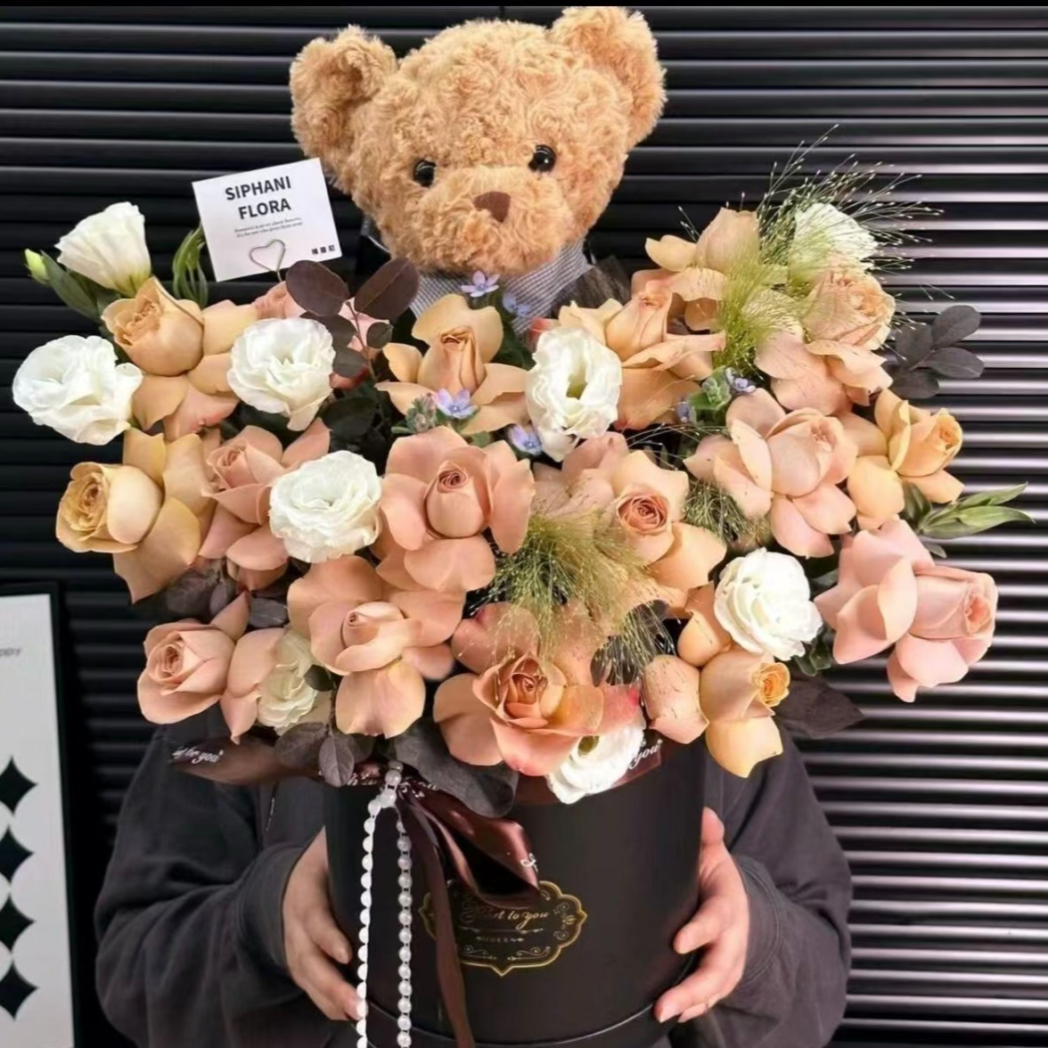 【卡布小熊】19朵卡布奇诺玫瑰混搭抱抱桶花束生日鲜花花束送女友