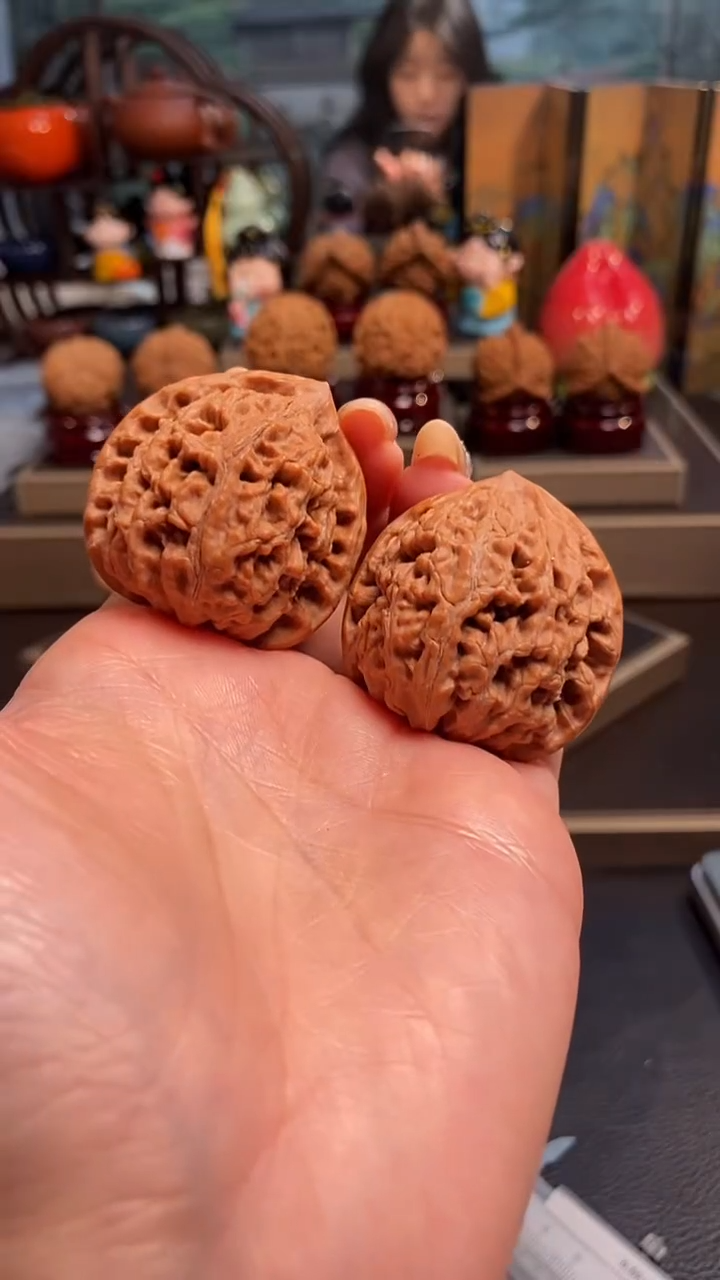 【闪购商品】文玩核桃把件K6水龙纹39