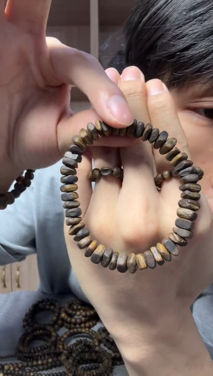 沉香手串08沉水碎银子单圈9克+ 多样性发其一