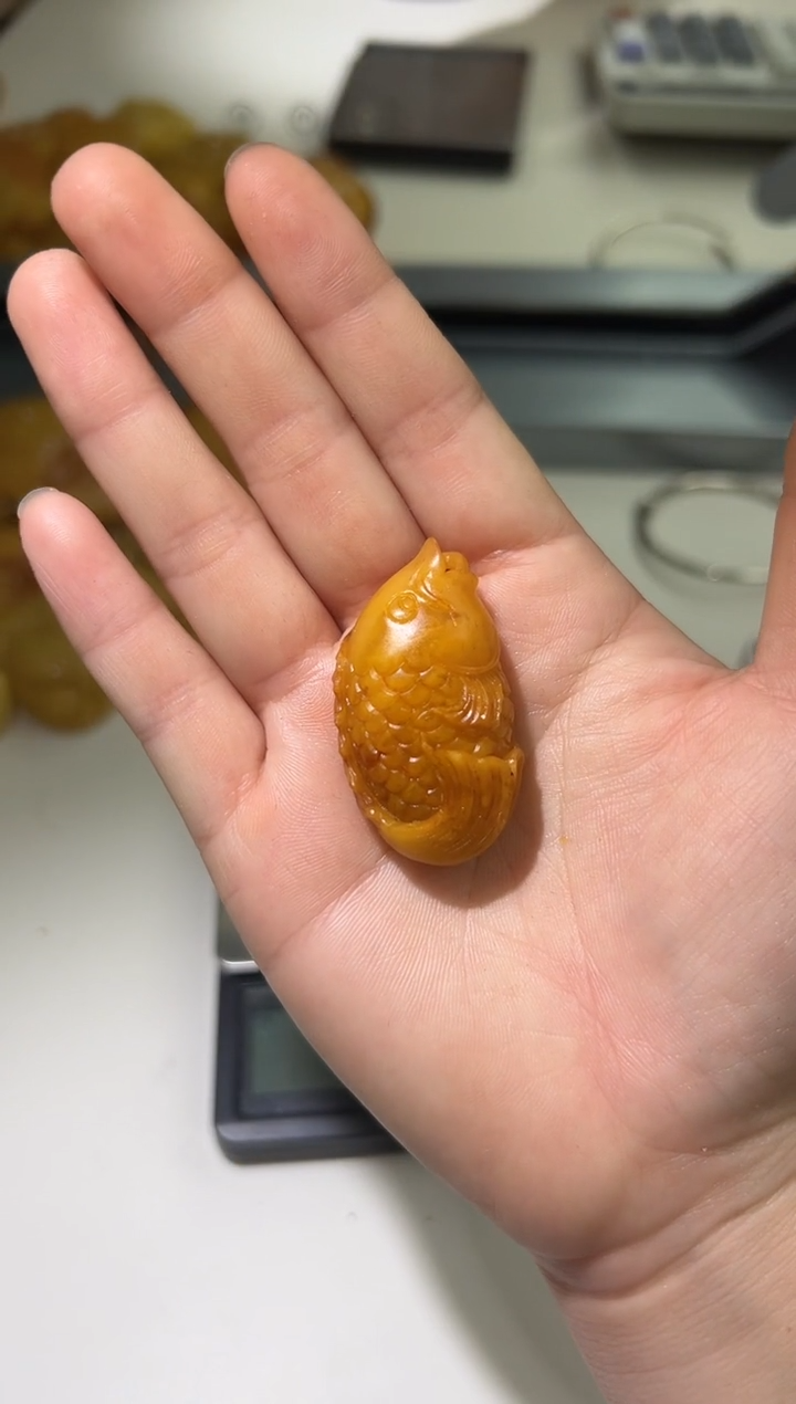 裸石琥珀未镶嵌琥珀蜜蜡吊坠