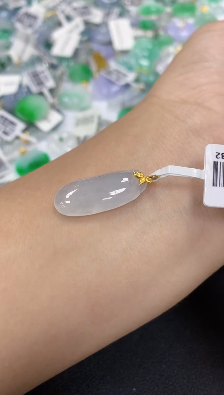 颈饰18K金镶嵌翡翠a货假一赔三支持复检百元上9元证书费自理