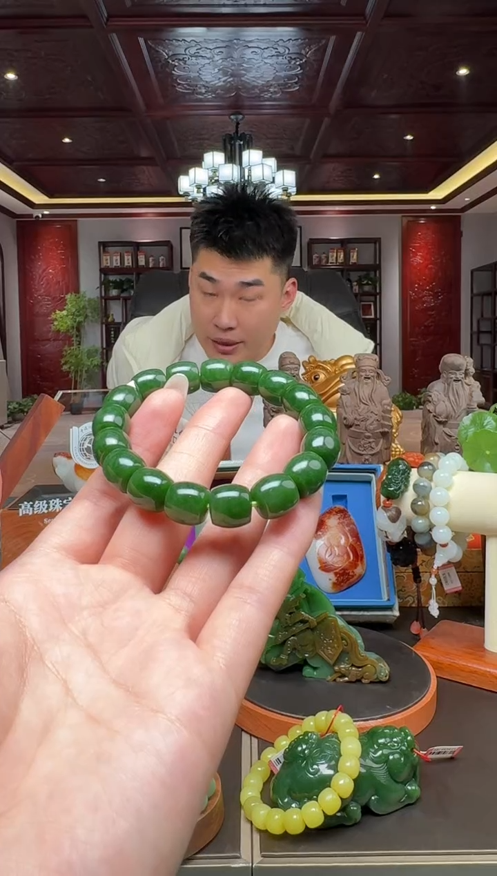 未镶嵌和田玉挂件by