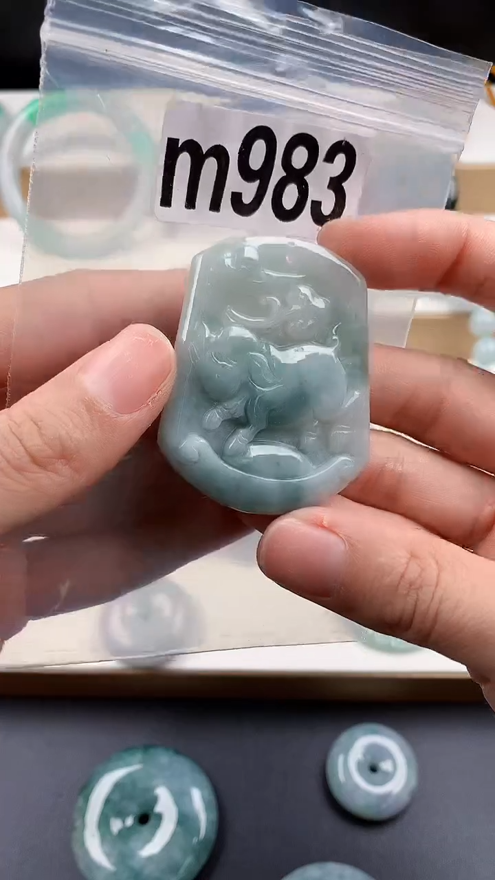 颈饰未镶嵌翡翠天然翡翠珠宝吊坠挂件