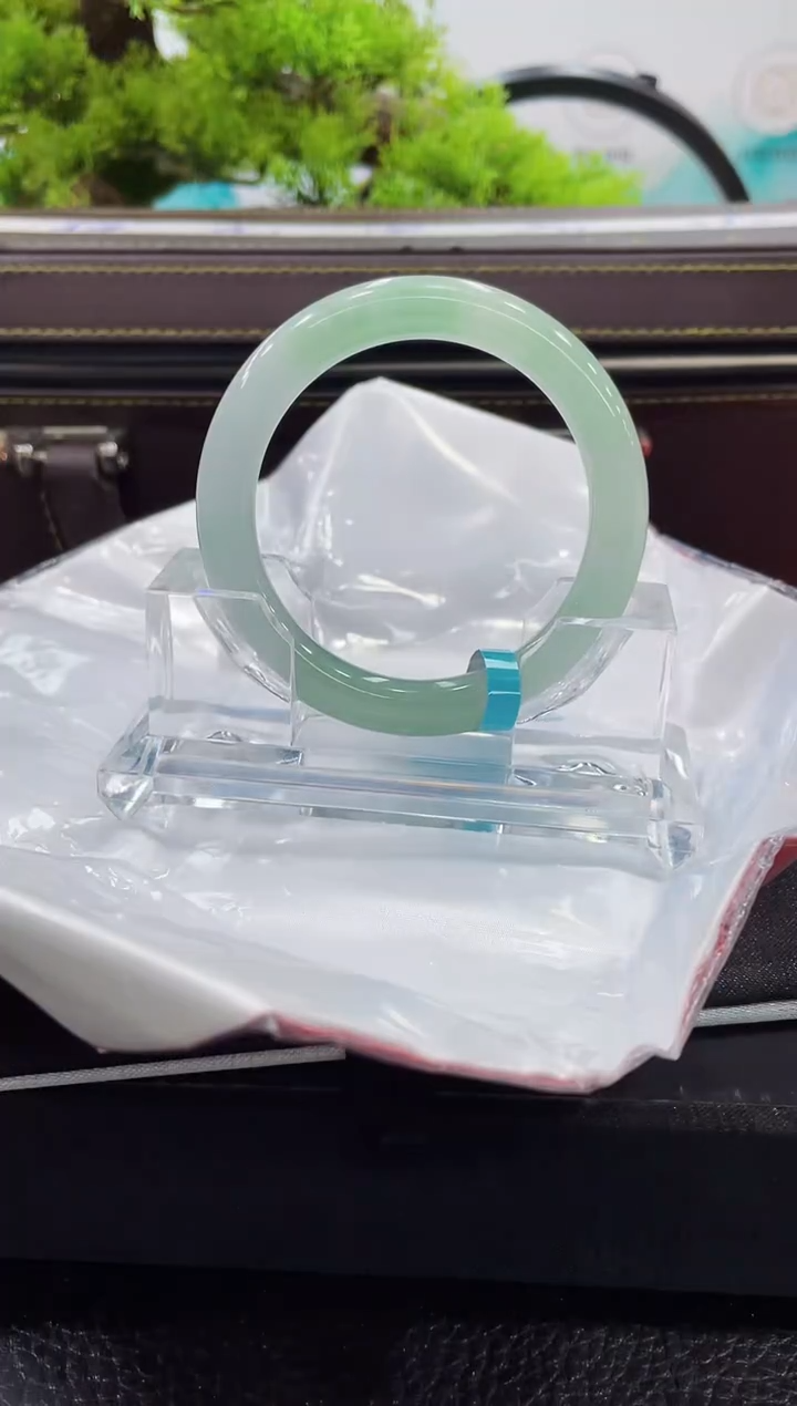 【闪购商品】翡翠手镯未镶嵌手镯