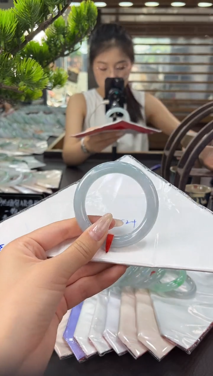 翡翠手镯未镶嵌54