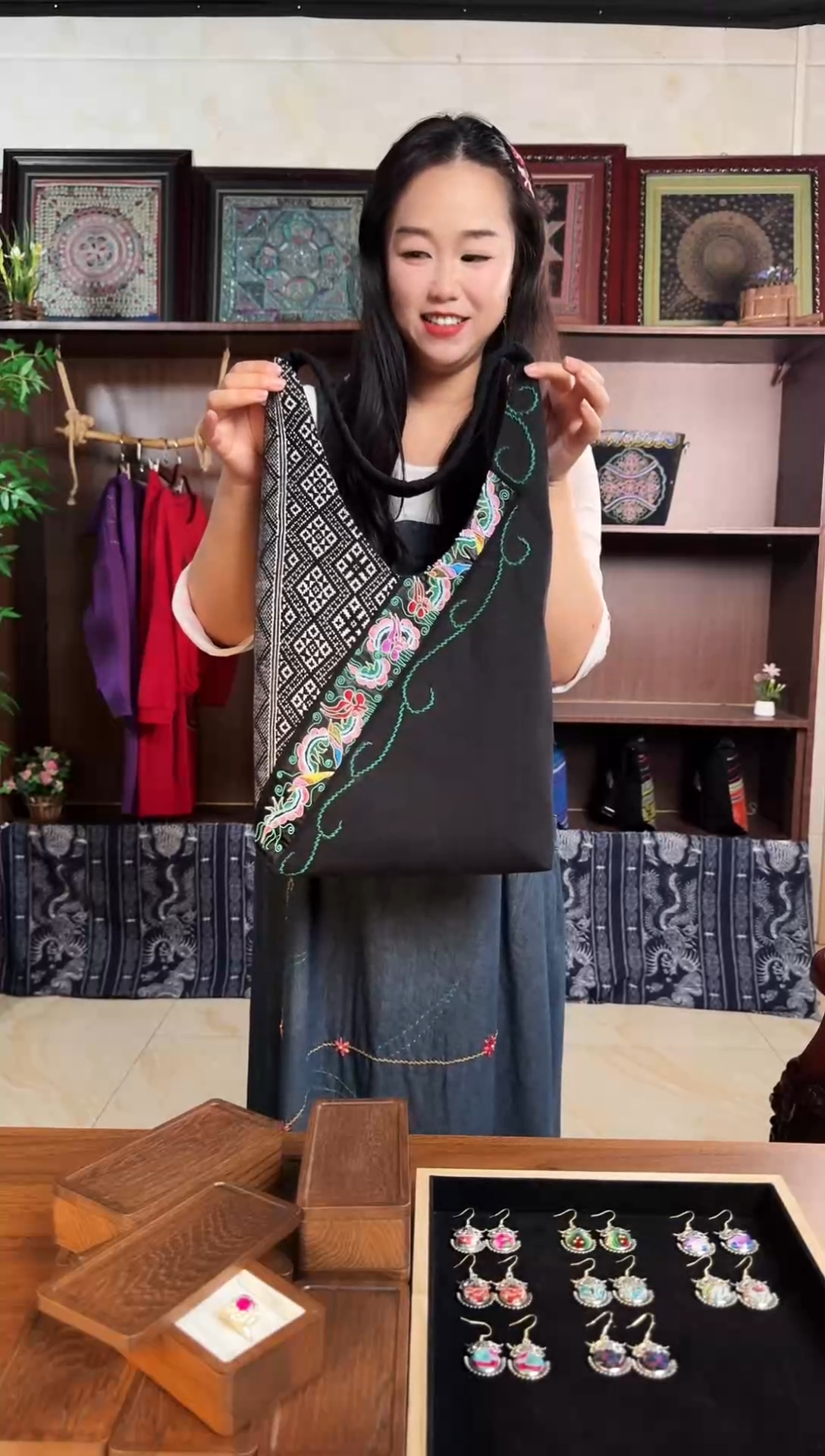 刺绣贵州苗绣非遗集市D8710