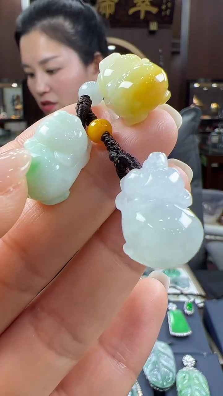 【闪购商品】翡翠未镶嵌挂件猪猪包挂