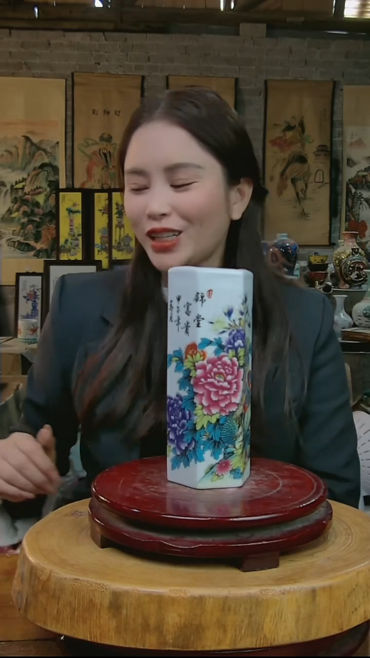 摆件陶景德镇陶瓷摆件牡丹笔筒