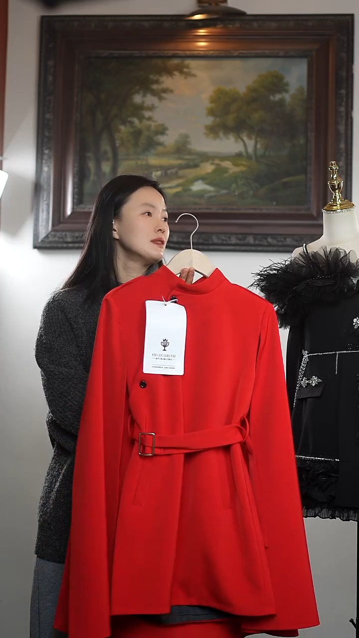 150红色斗篷艺桐轩儿童礼服