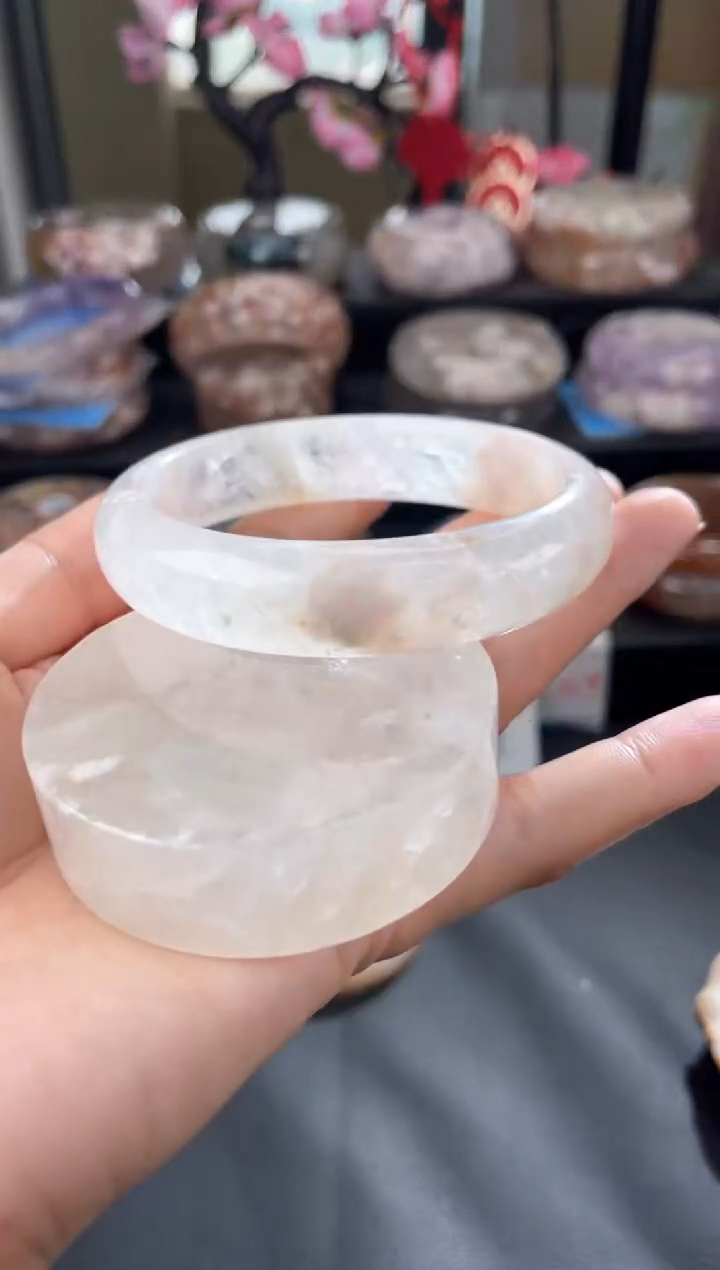 【闪购商品】石英质玉手镯未镶嵌62