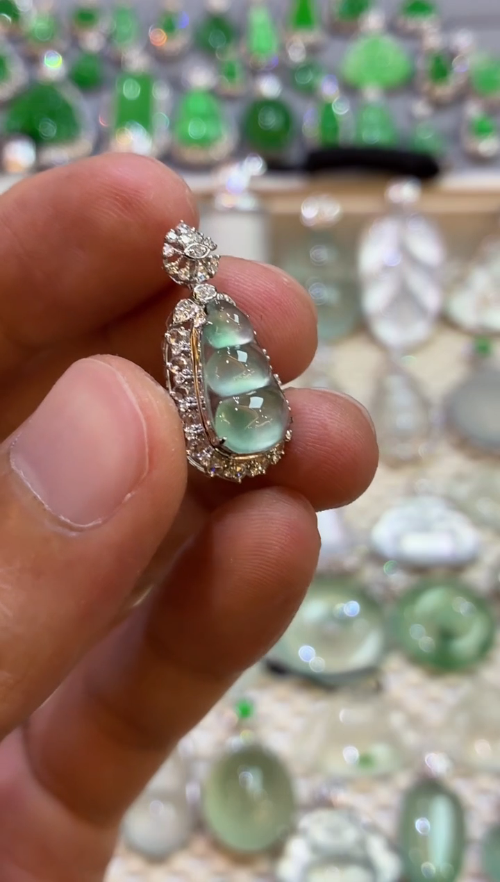 吊坠(不含链)18K金镶嵌翡翠豆子