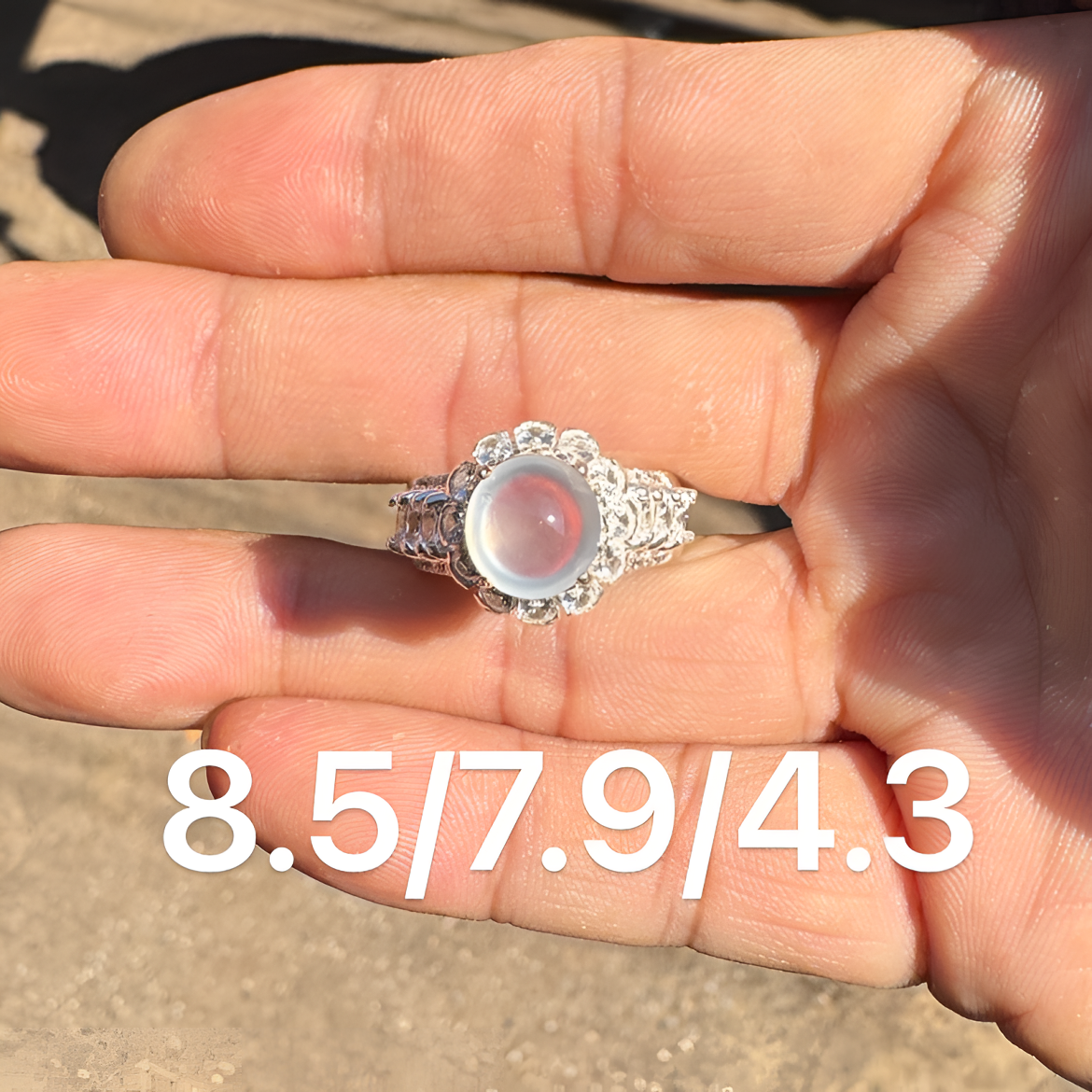 1212(小哪吒在源头)高冰种翡翠白冰戒面干净肉细饱满荧光足M80