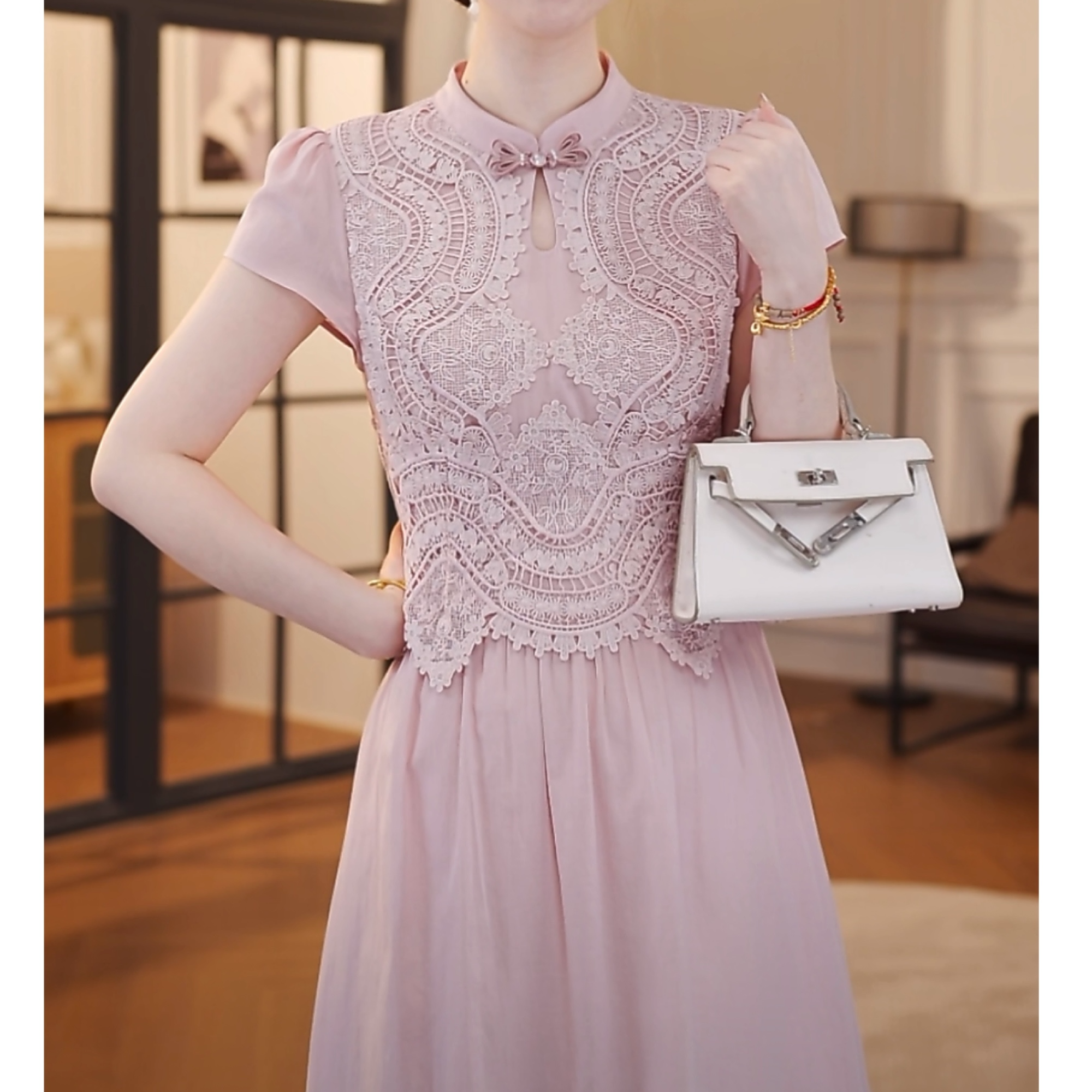 【双双&GERTCOREL】蔷薇恋情 刺绣蕾丝拼接长款连衣裙 XJ252L1131