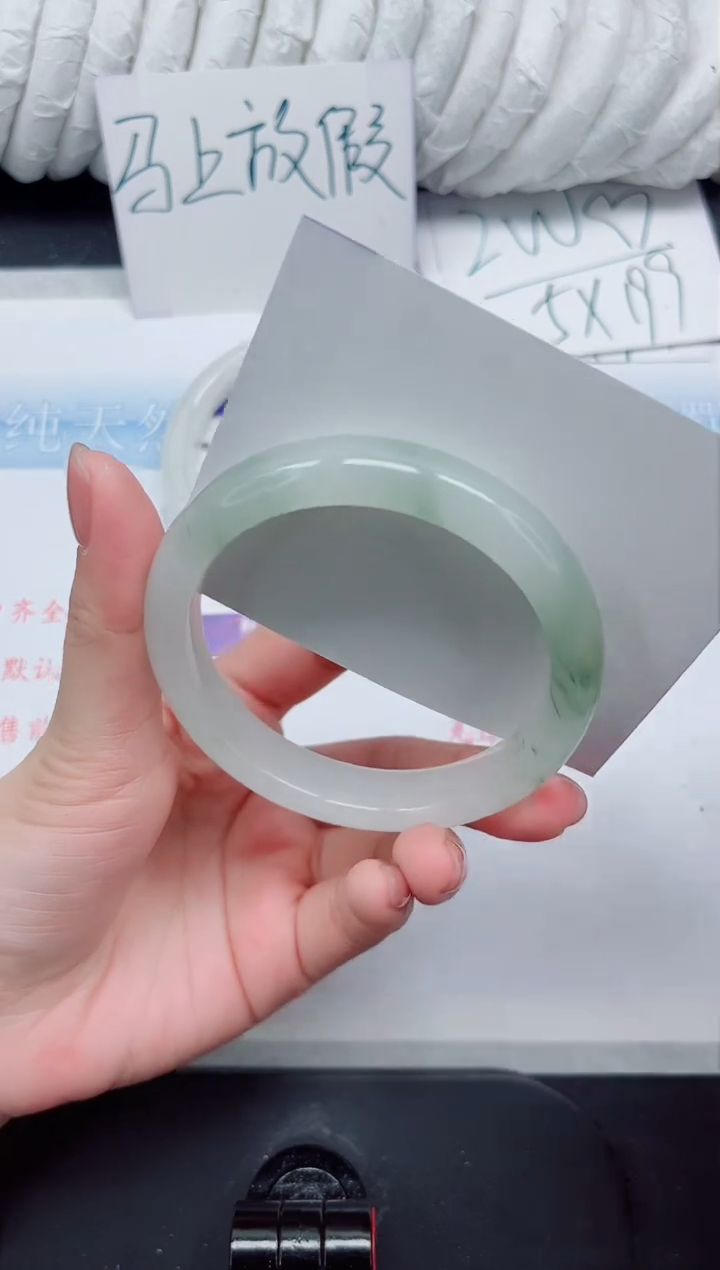 【闪购商品】石英质玉手镯未镶嵌227#58.4