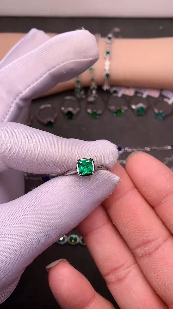 【闪购商品】透辉石戒指银S925镶嵌......