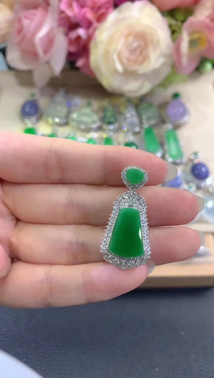 吊坠(不含链)18K金镶嵌翡翠c29 