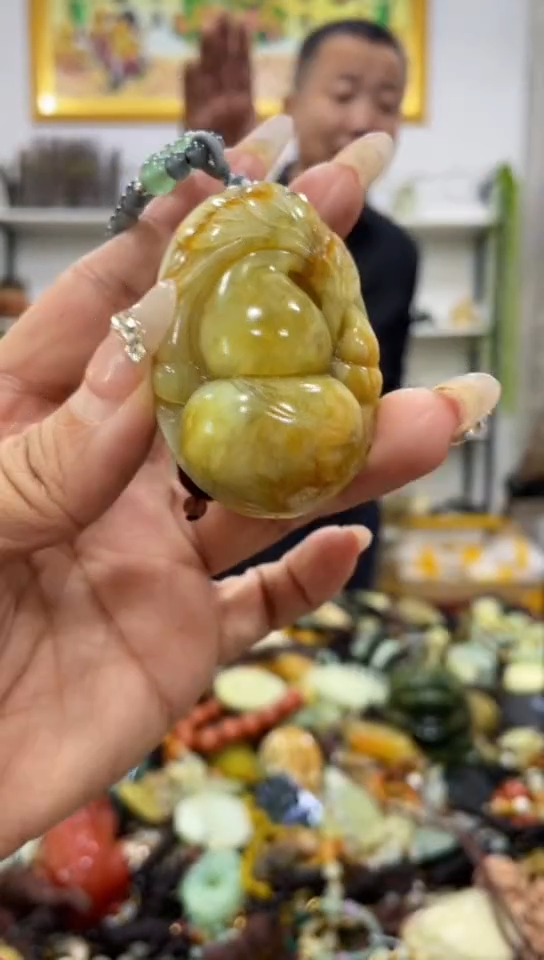 未镶嵌蛇纹石玉吊坠     