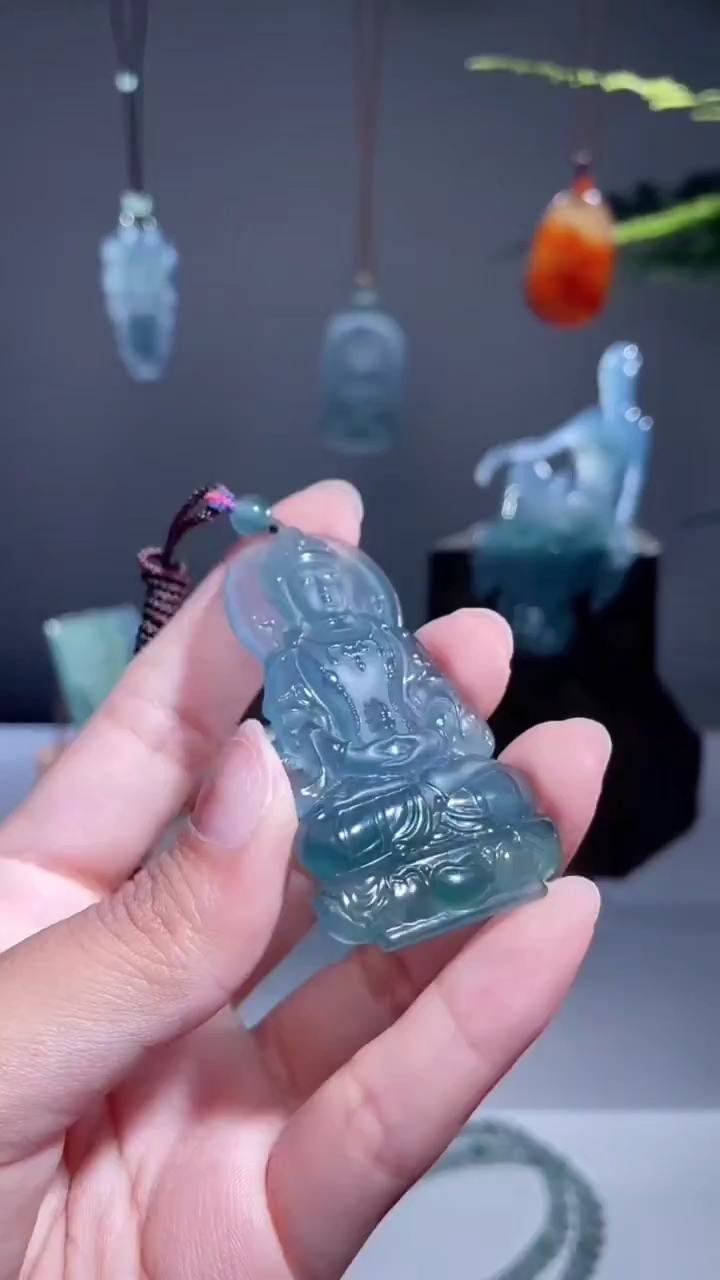 颈饰未镶嵌翡翠观音