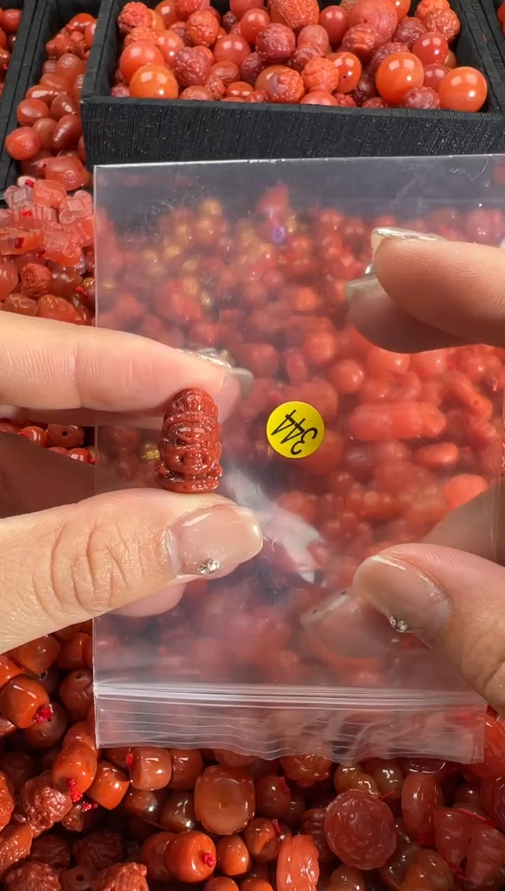 【闪购商品】南红玛瑙颈饰未镶嵌1