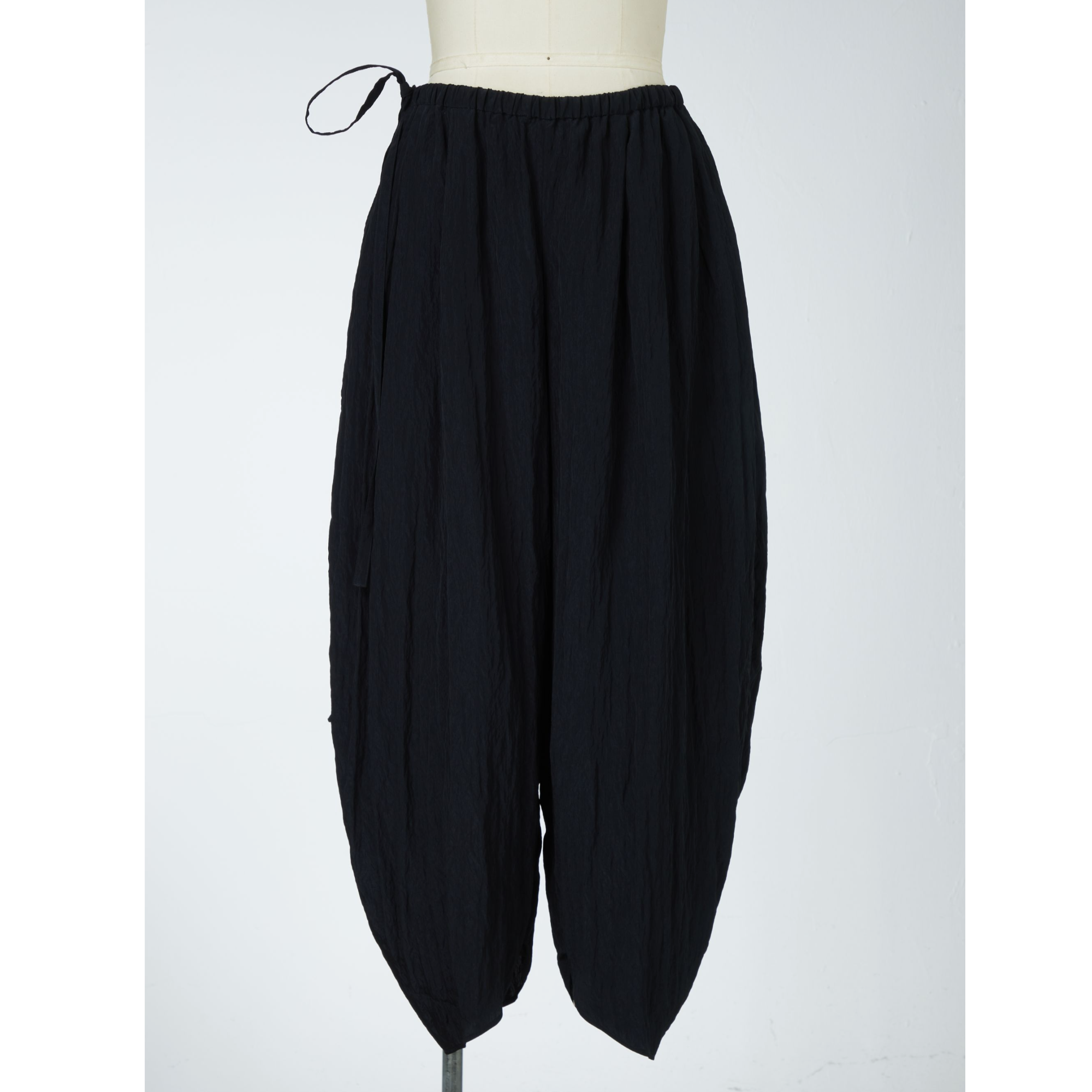 Marisfrolg玛丝菲尔黑色松紧腰设计感休闲女士灯笼裤A1FZ27405