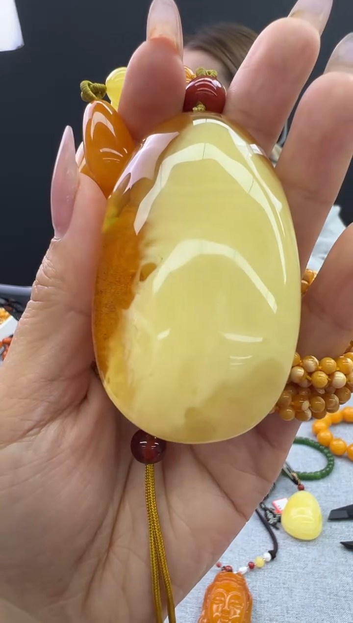 【闪购商品】琥珀颈饰未镶嵌54秒拍号