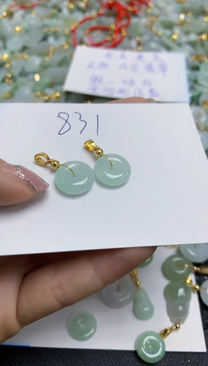 【闪购商品】翡翠颈饰合金天然翡翠A货