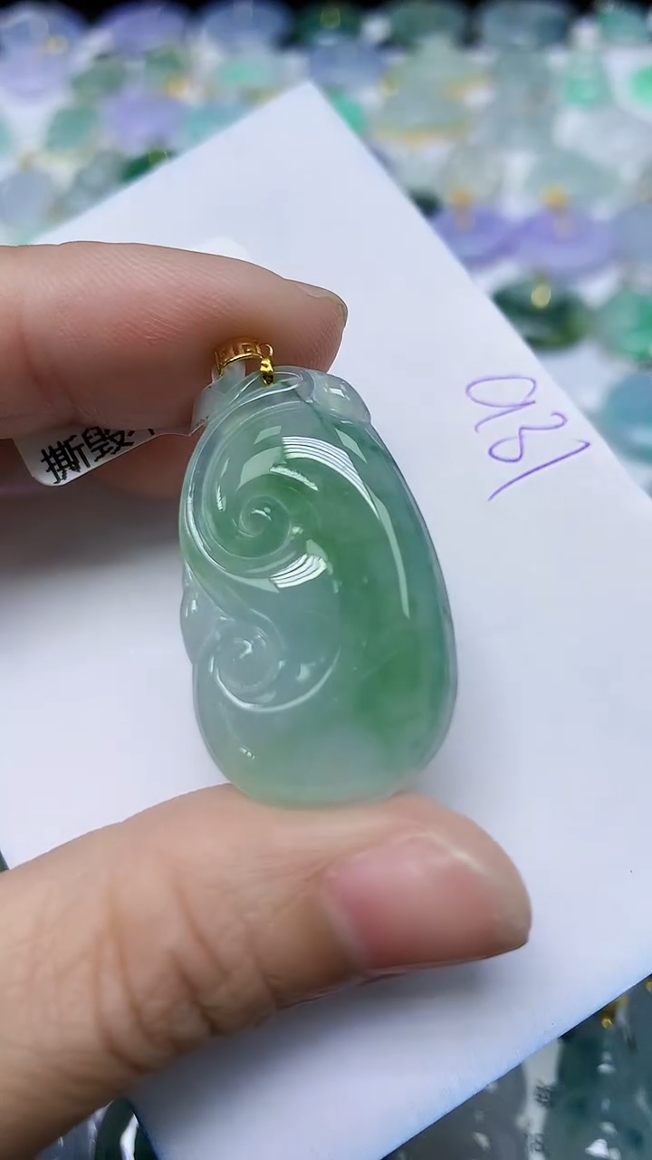 翡翠18K金镶嵌颈饰天然自然緬甸A貨翡翠