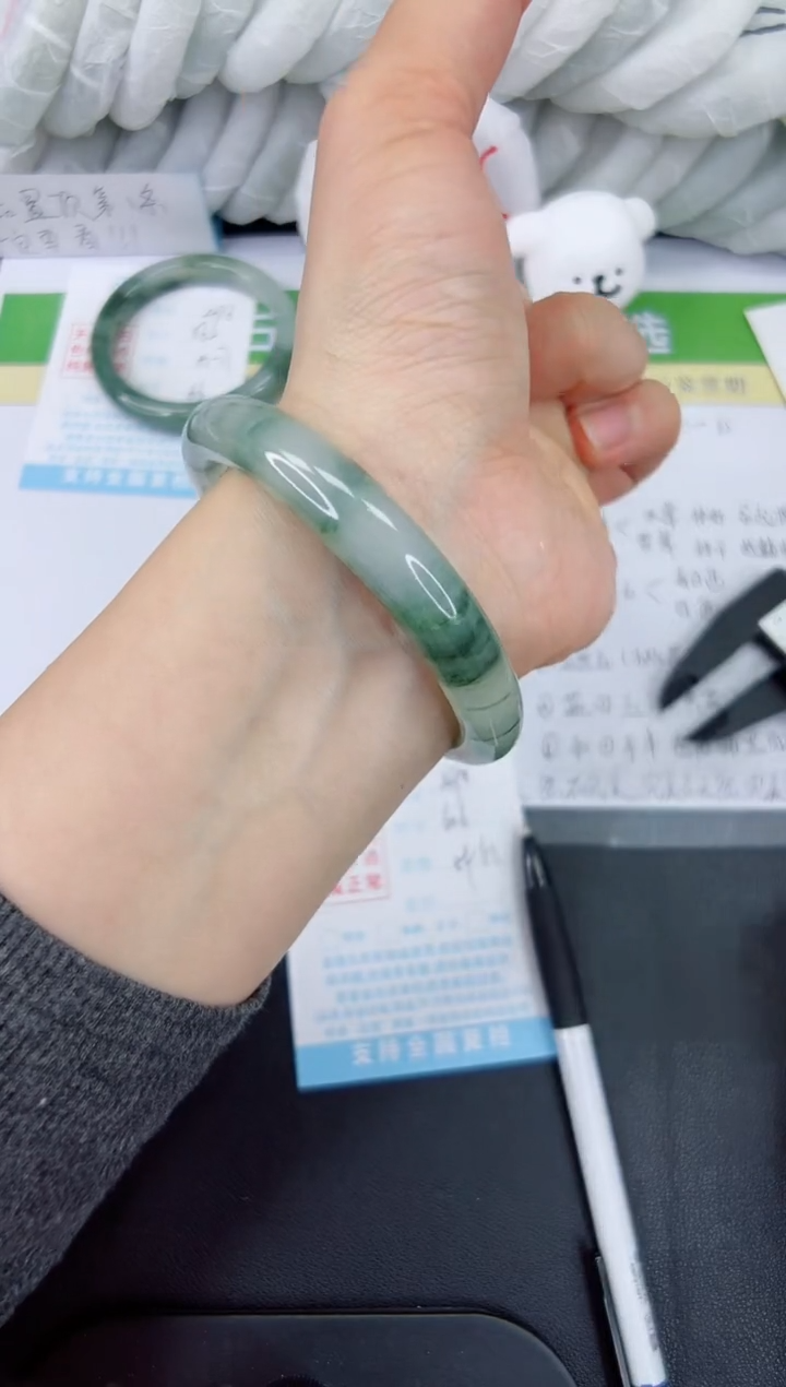 【闪购商品】石英质玉手镯未镶嵌497-60.6