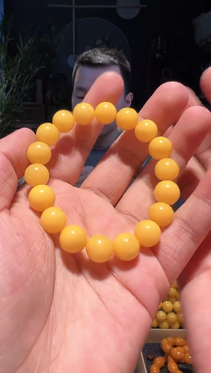 【闪购商品】蜜蜡手串未镶嵌12+(鸡油黄)