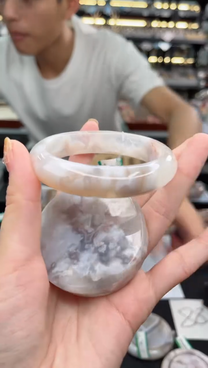 【闪购商品】石英质玉手镯未镶嵌59圈口（不退不换）1681103