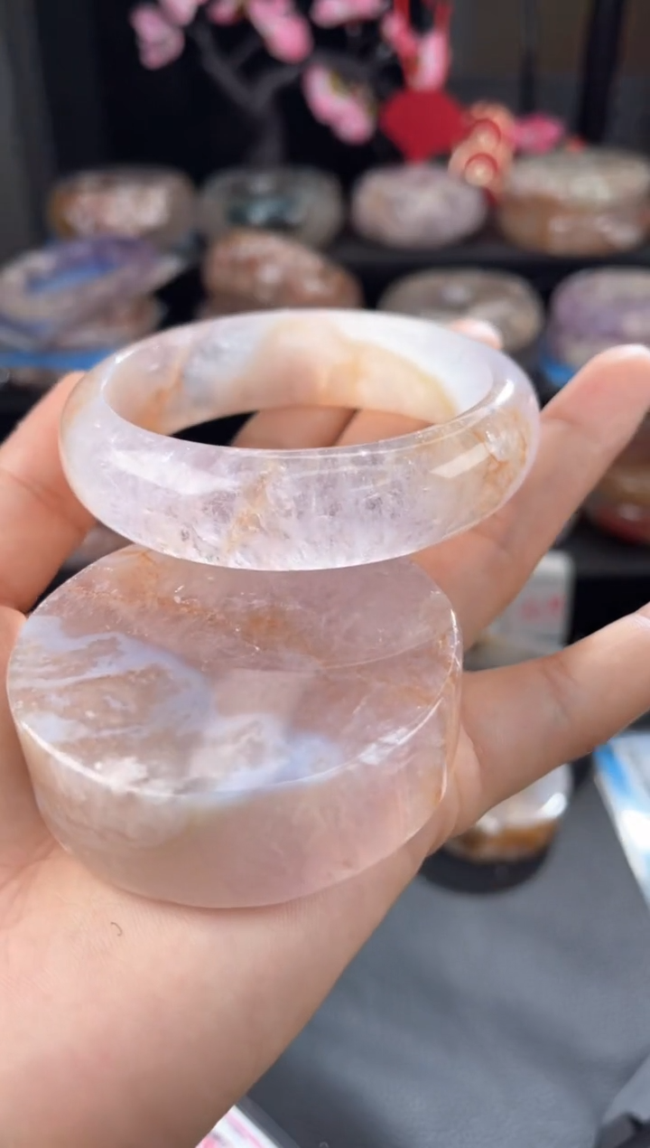 【闪购商品】石英质玉手镯未镶嵌60