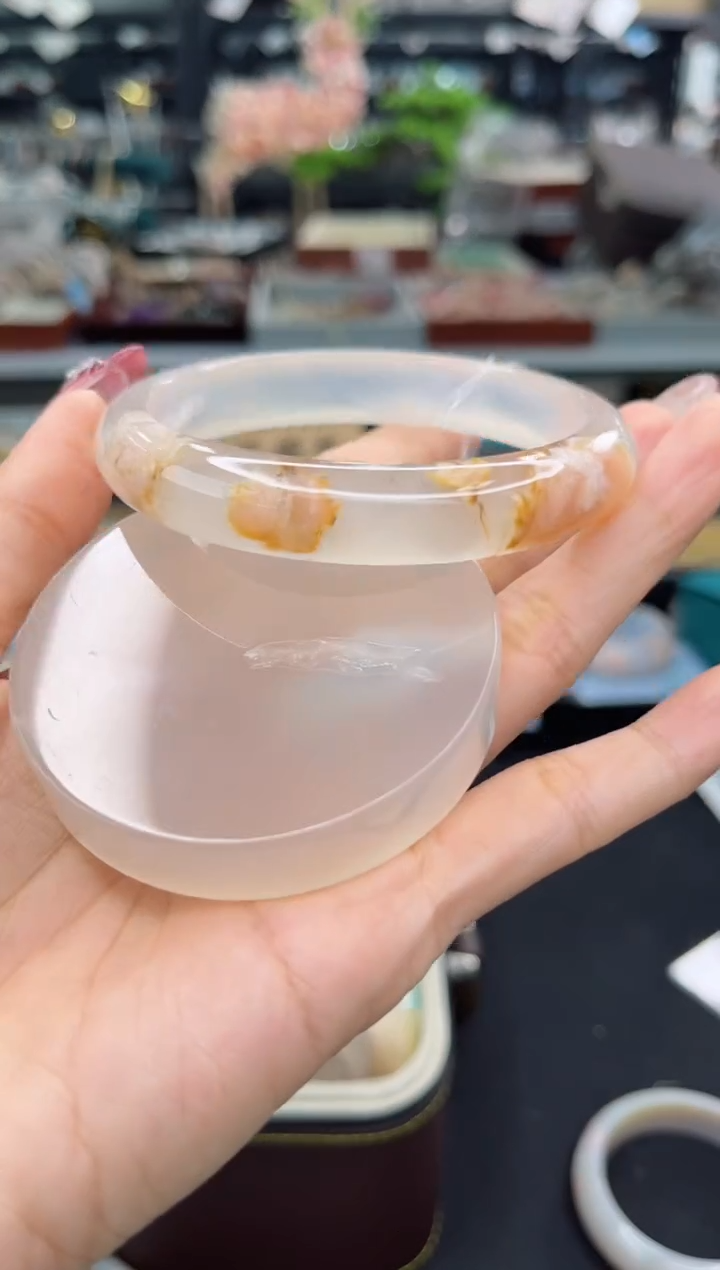 【闪购商品】石英质玉手镯未镶嵌64圈口（赠品镯心）6452150