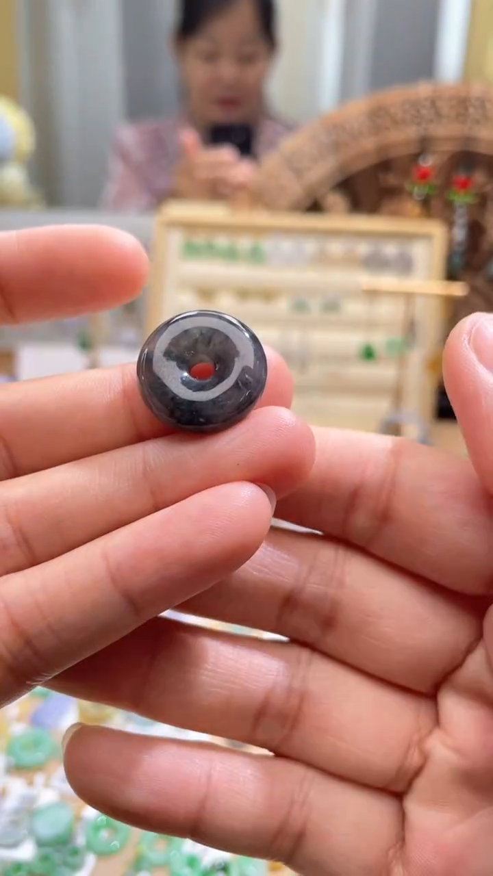 【闪购商品】翡翠颈饰未镶嵌平安扣