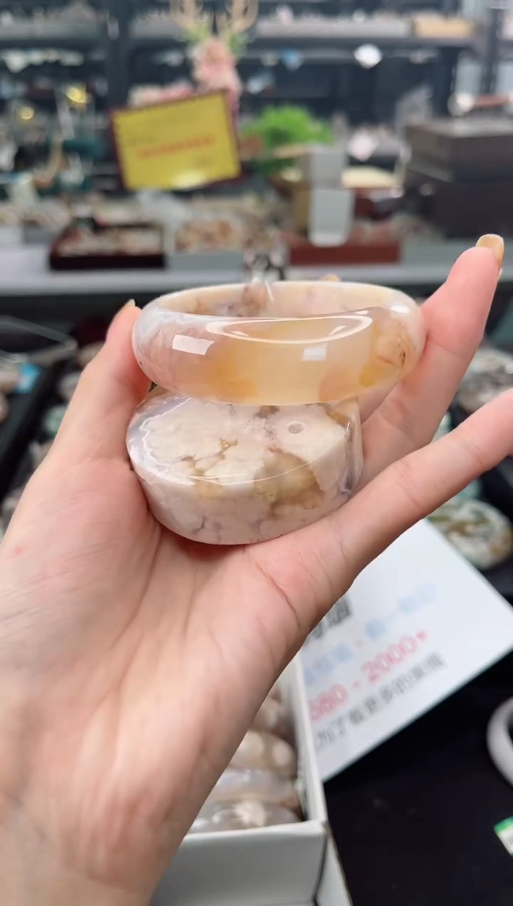 【闪购商品】石英质玉手镯未镶嵌57圈口（赠品镯心）1674233