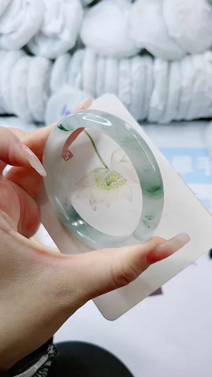 【闪购商品】石英质玉手镯未镶嵌多样性发货A96