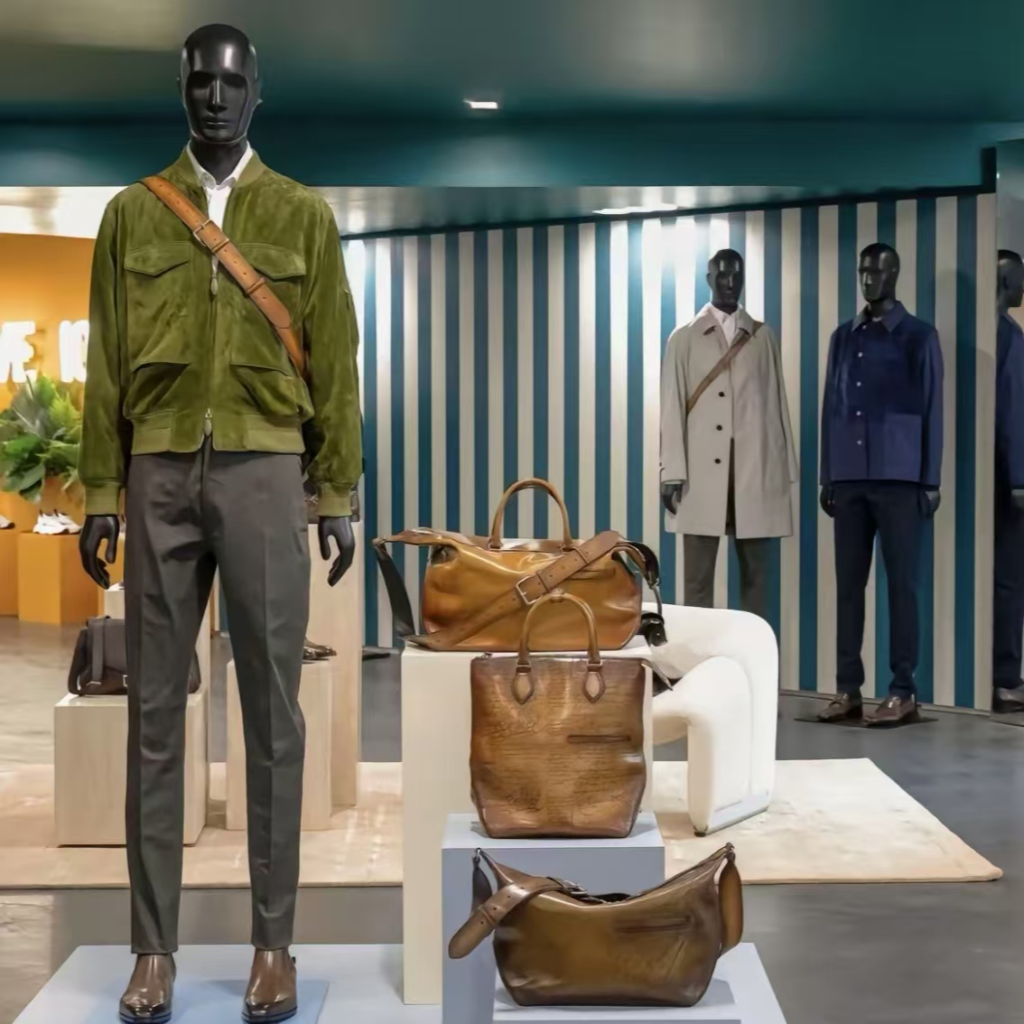 2025春季欧洲站设计师款连帽冲锋衣夹克8899