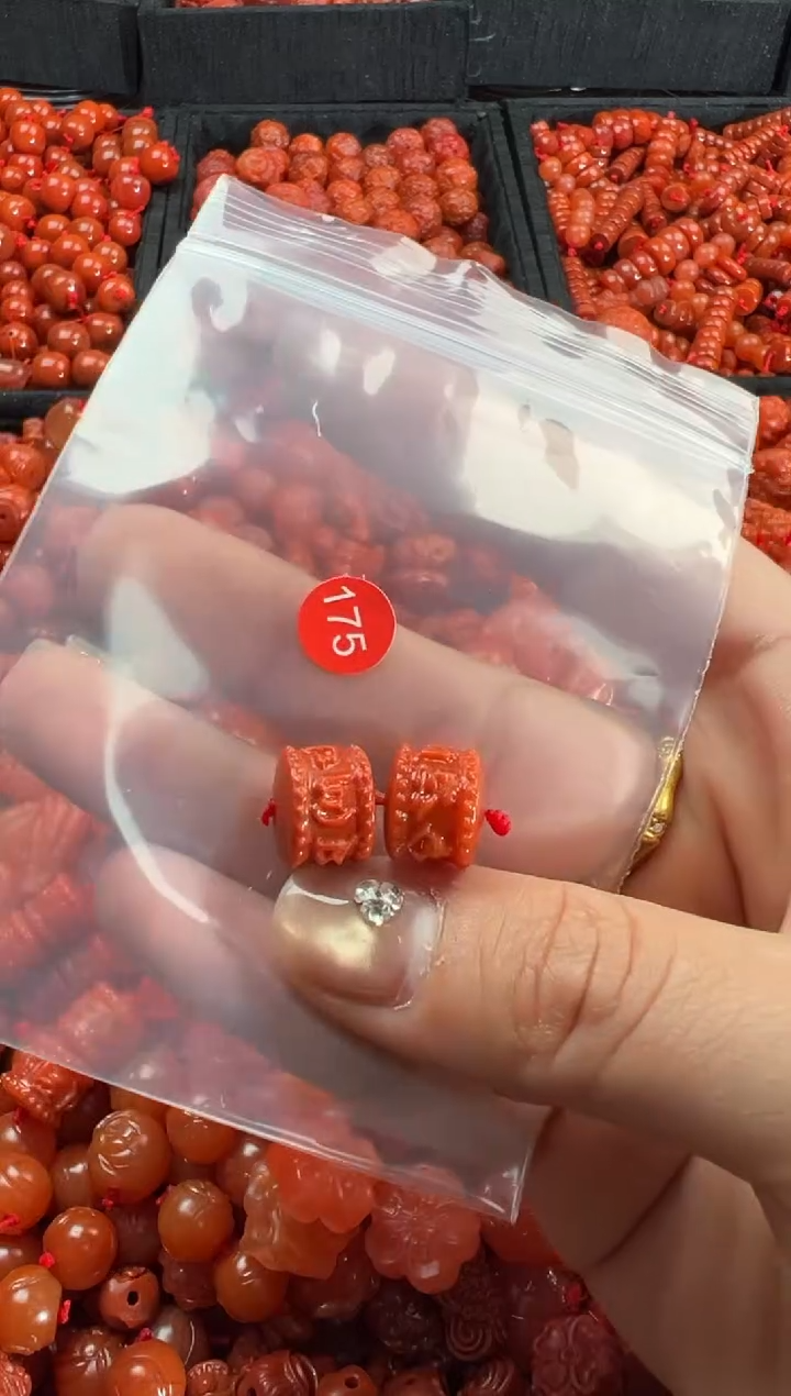 【闪购商品】南红玛瑙合金颈饰1