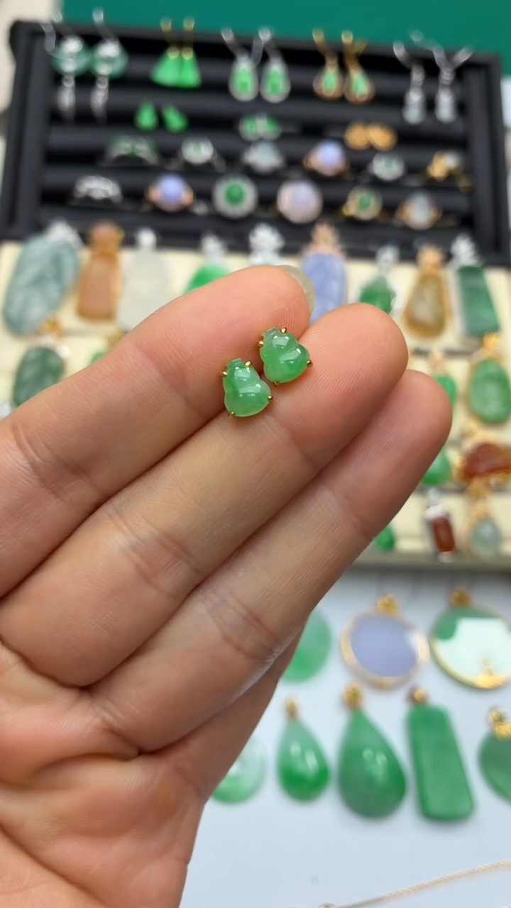 颈饰18K金镶嵌翡翠天然翡翠A货