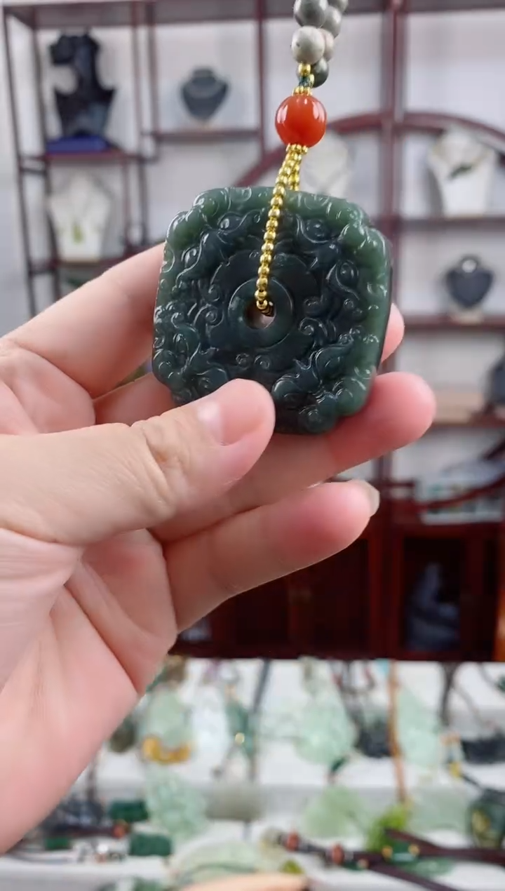 颈饰未镶嵌和田玉1